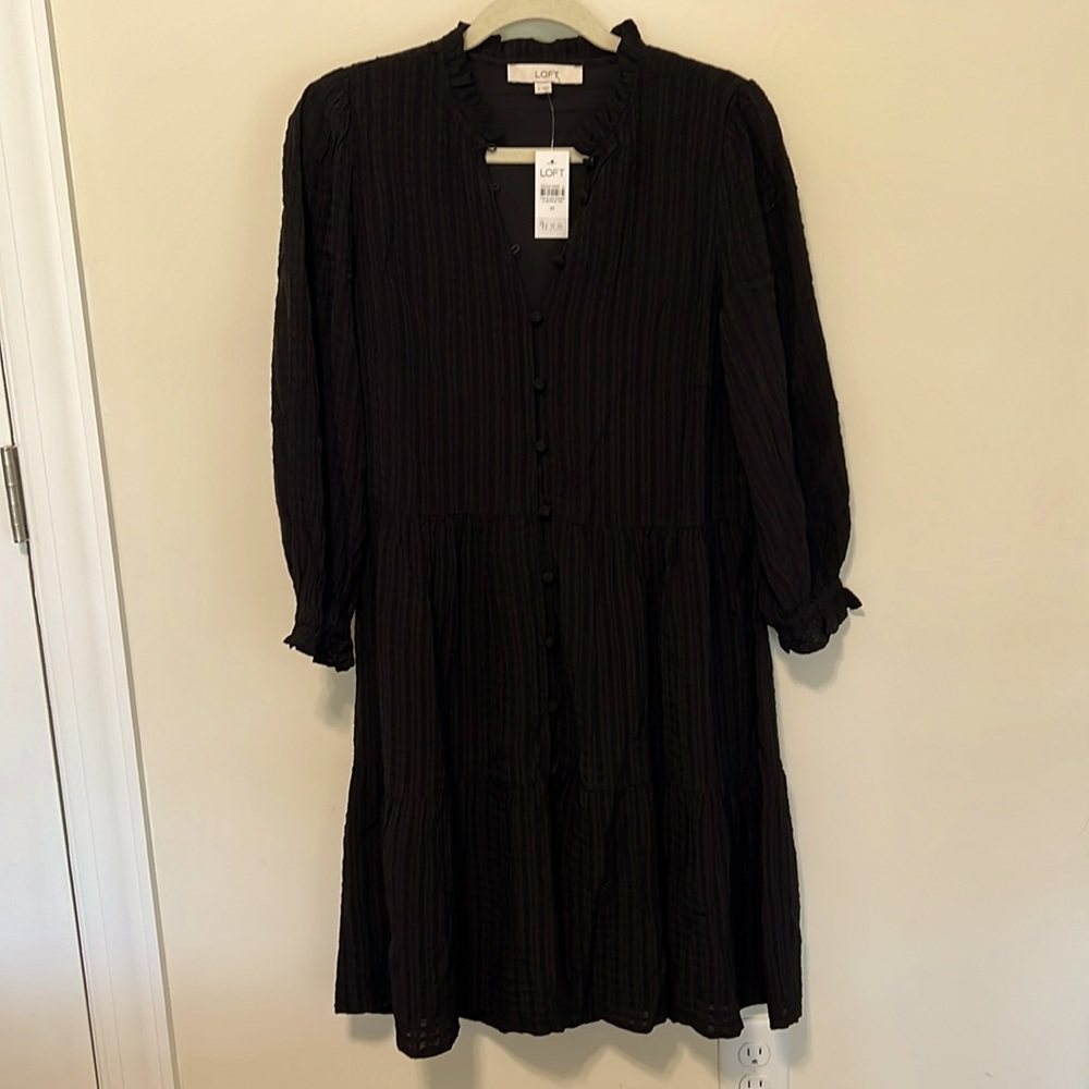 LOFT Women’s Textured Ruffle Buttoned Swing Dress / Black - Lined / Size M